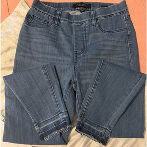 Brand new Judy Blue pull on jeans. Size 7.